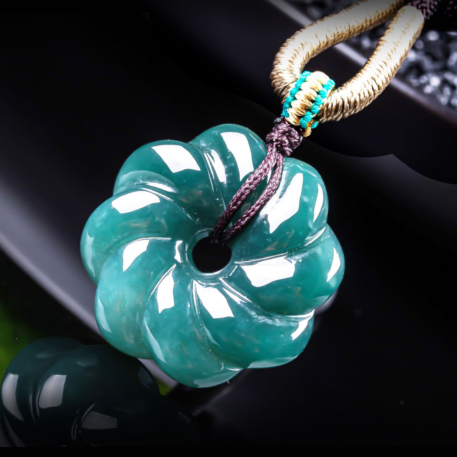 Натуральный бирманский жадеито – обзор и цена Jewelry & Watches Vitopoulos